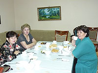Nocna kolacja w Żaksie (od lewej Maryja, V-ce Starościna Pani Ałma i Galina)